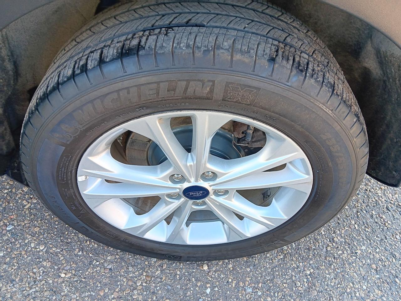 2018 Ford Escape SE AWD Remote, Nav, Large BU Cam, Park Assist, Pwr - Photo #12