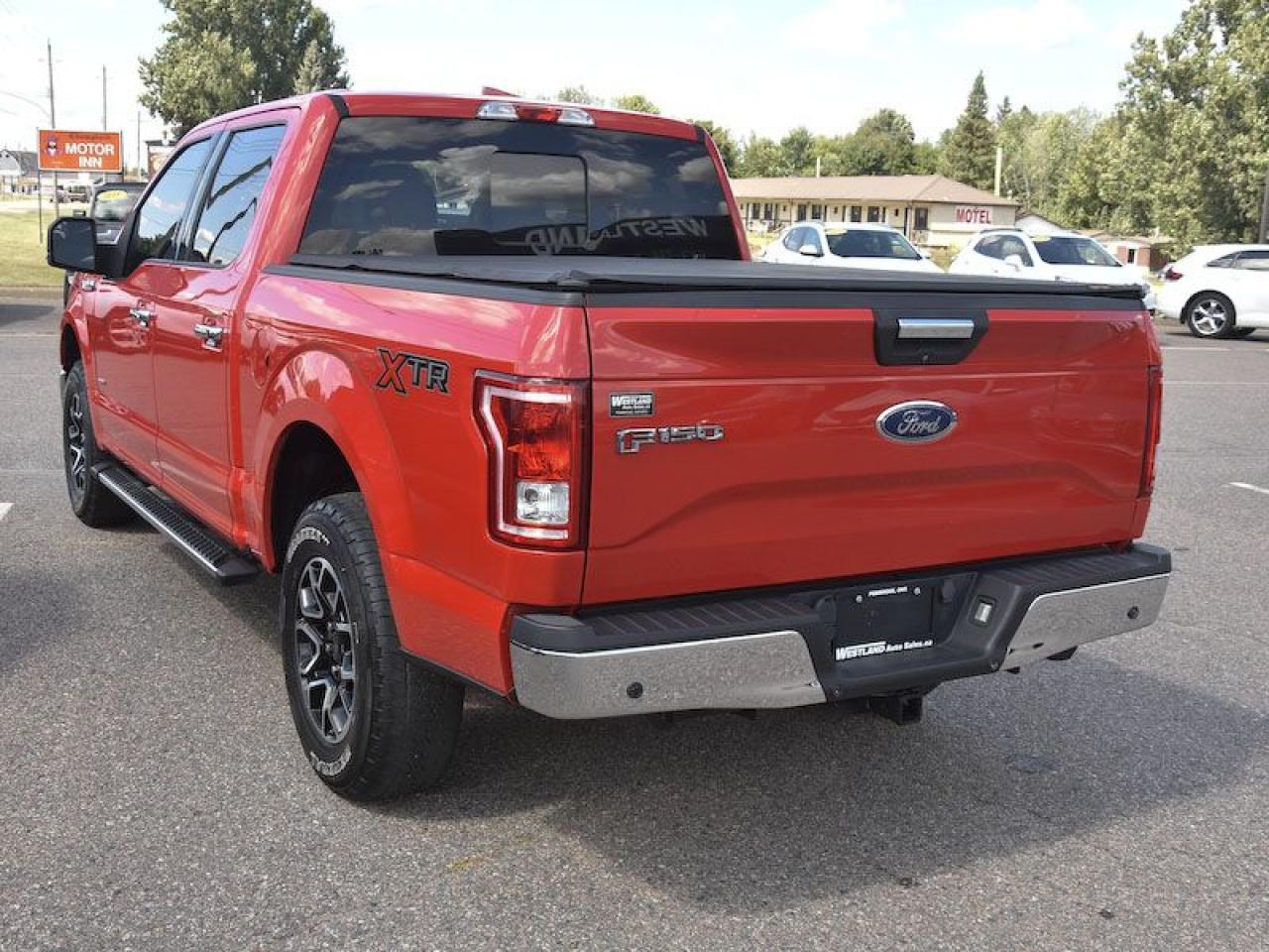 2015 Ford F-150 2WD SUPERCREW 145" XLT Photo3