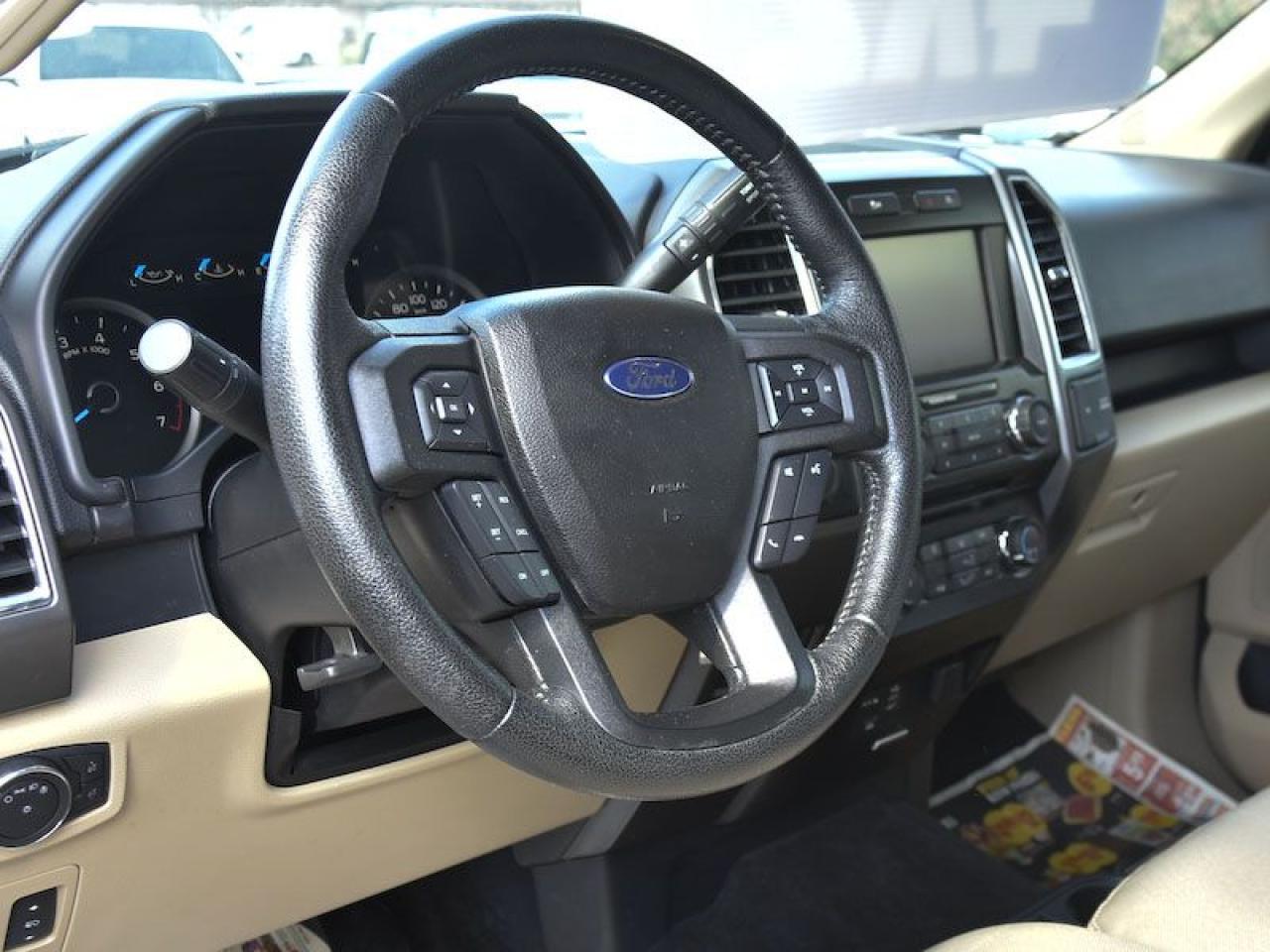 2015 Ford F-150 2WD SUPERCREW 145" XLT Photo4