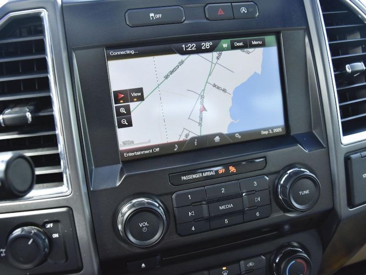 2015 Ford F-150 2WD SUPERCREW 145" XLT - Photo #8