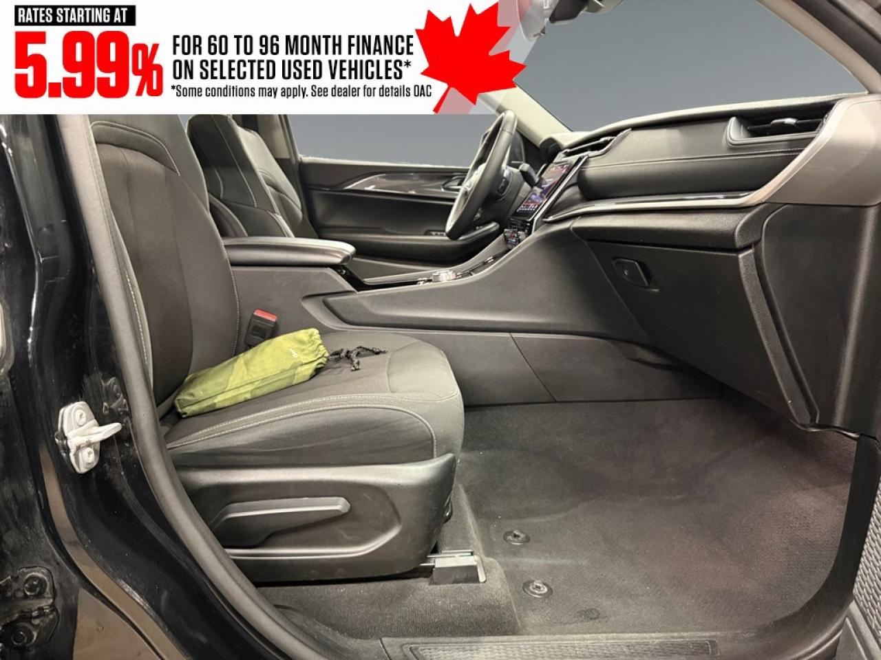 2023 Jeep Grand Cherokee LAREDO 4x4 Photo