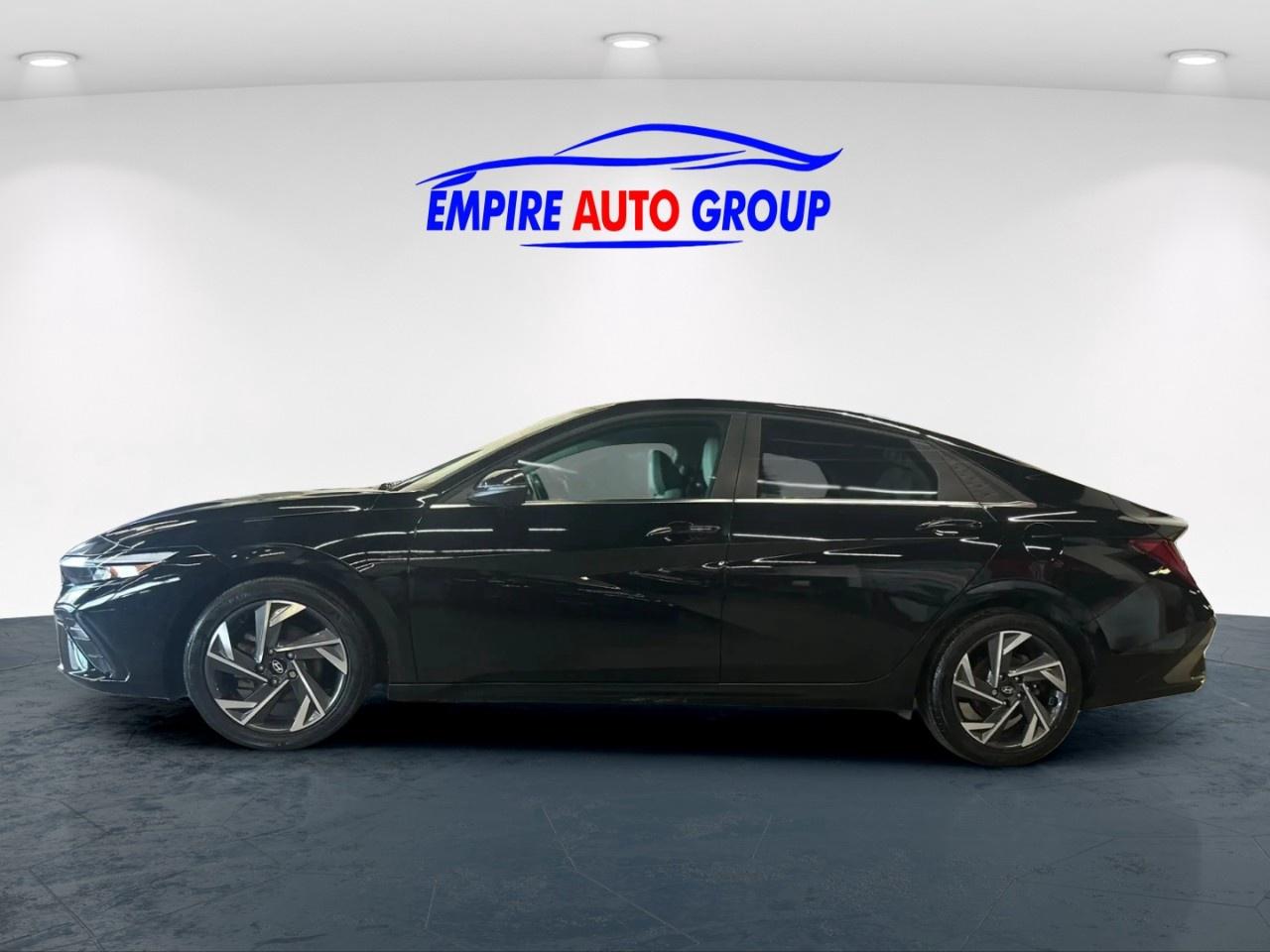 2024 Hyundai Elantra Luxury Photo