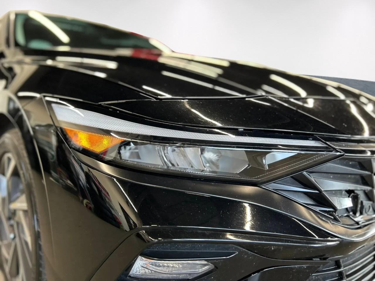 2024 Hyundai Elantra Luxury Photo