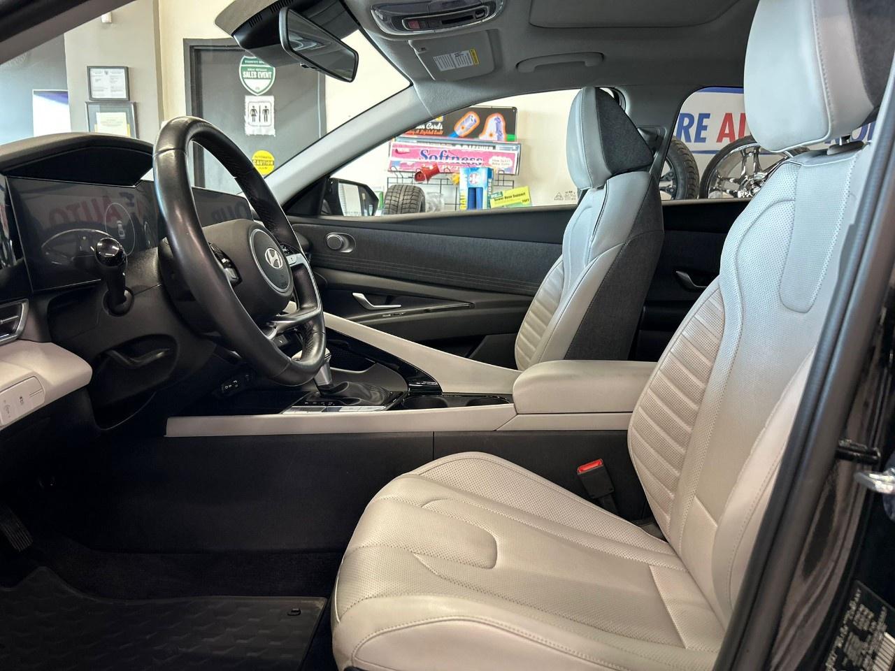 2024 Hyundai Elantra Luxury Photo