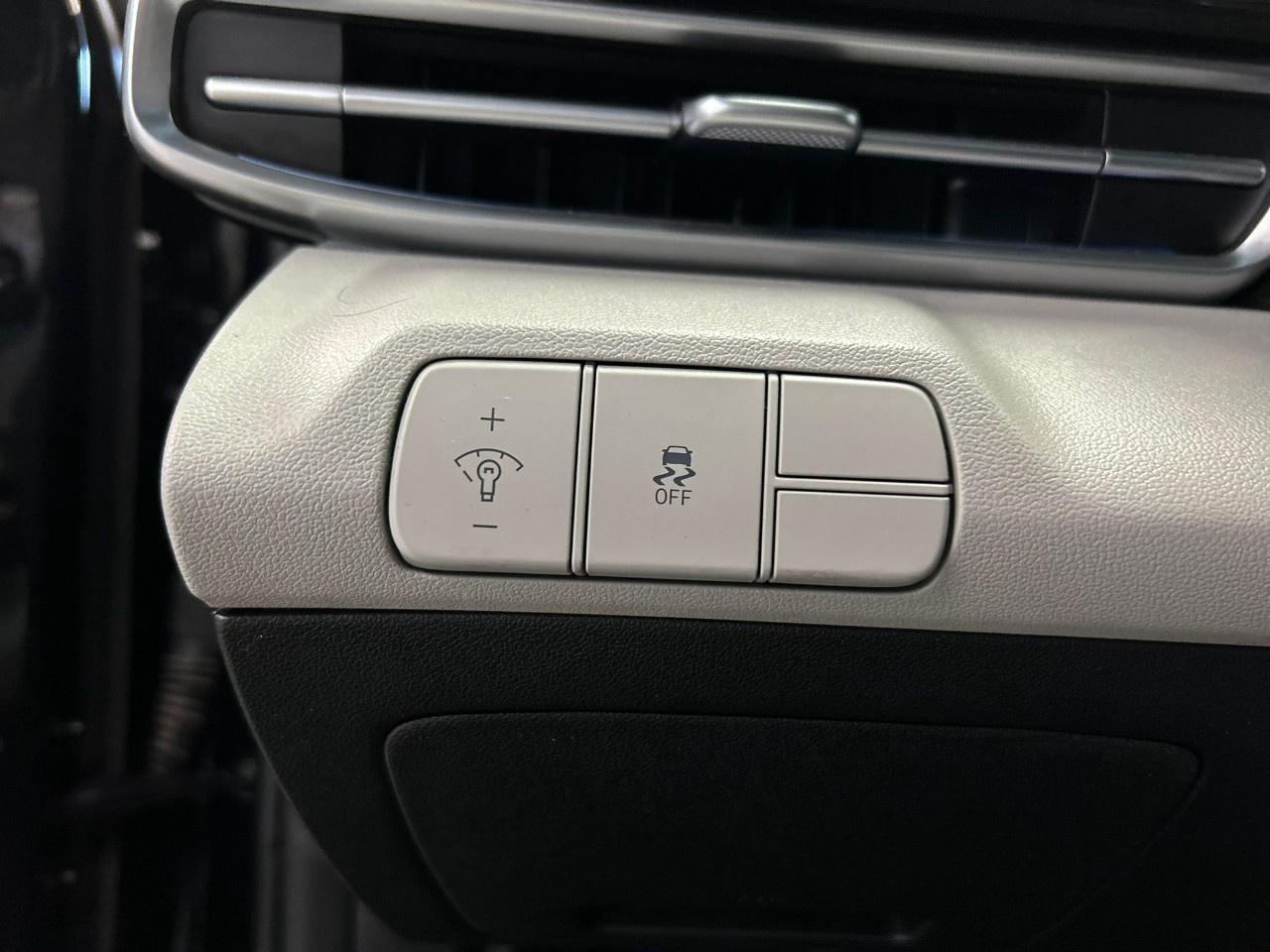 2024 Hyundai Elantra Luxury Photo