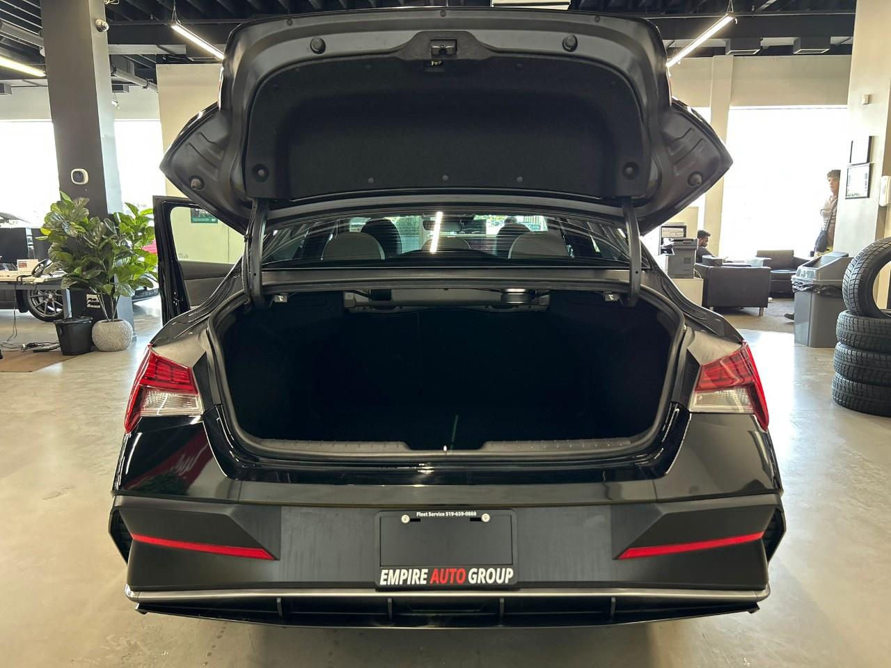 2024 Hyundai Elantra Luxury Photo