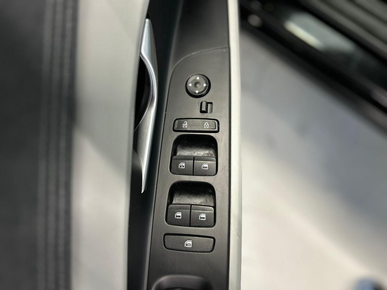 2024 Hyundai Elantra Luxury Photo