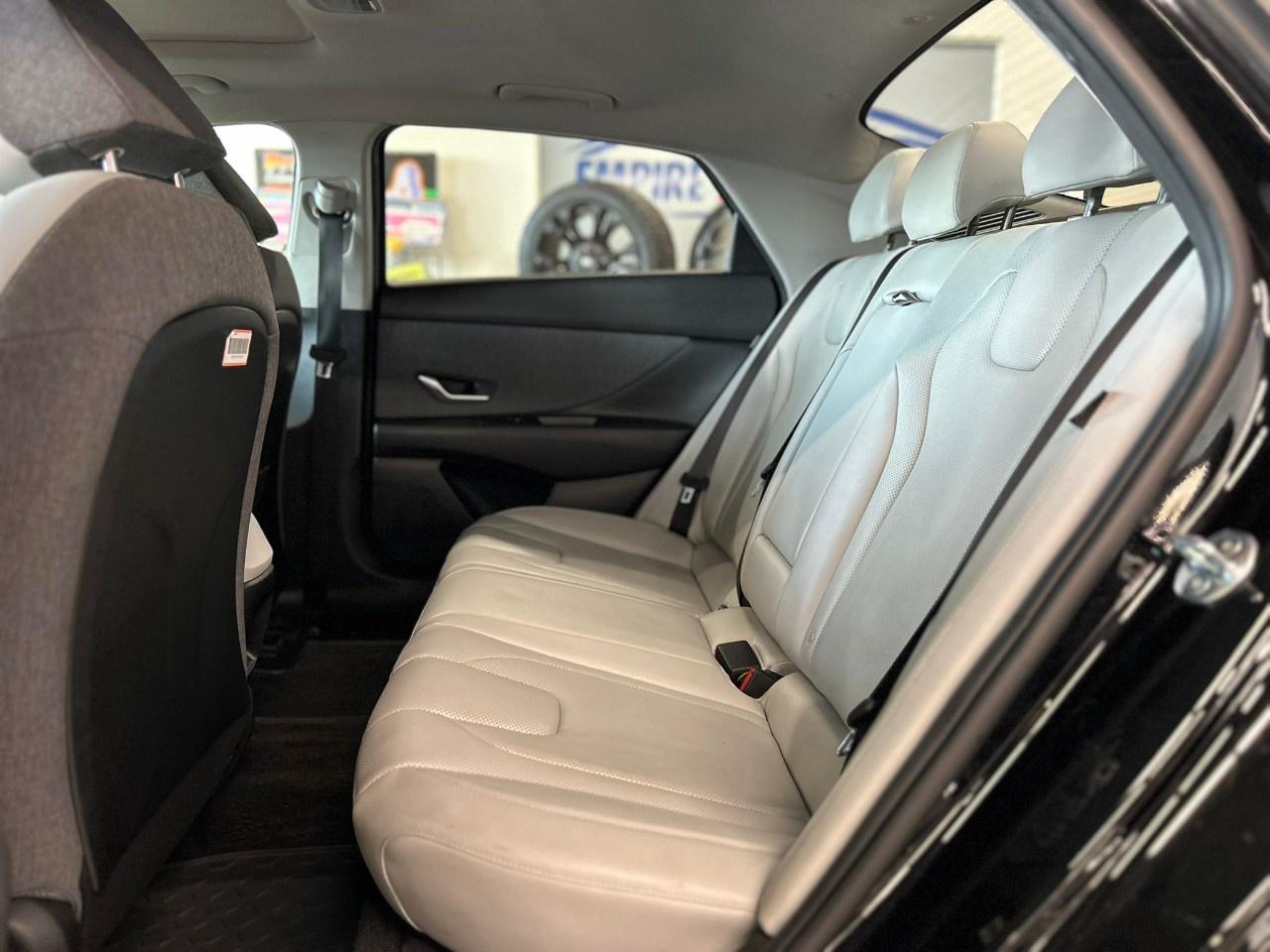 2024 Hyundai Elantra Luxury Photo