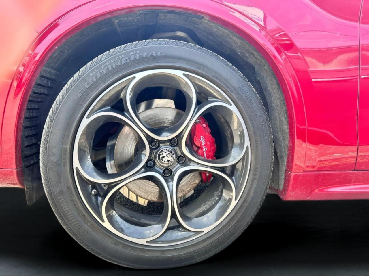 2022 Alfa Romeo Stelvio Veloce Photo