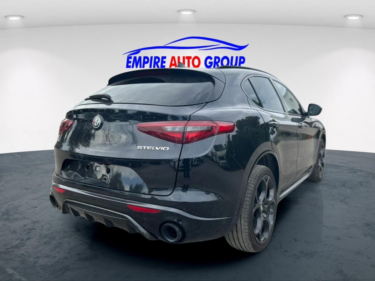 2022 Alfa Romeo Stelvio Veloce Photo