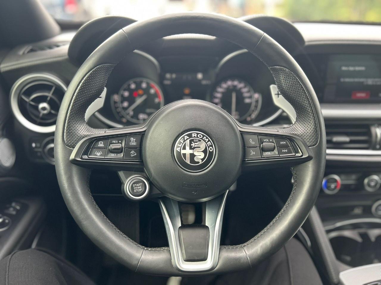 2022 Alfa Romeo Stelvio Veloce Photo