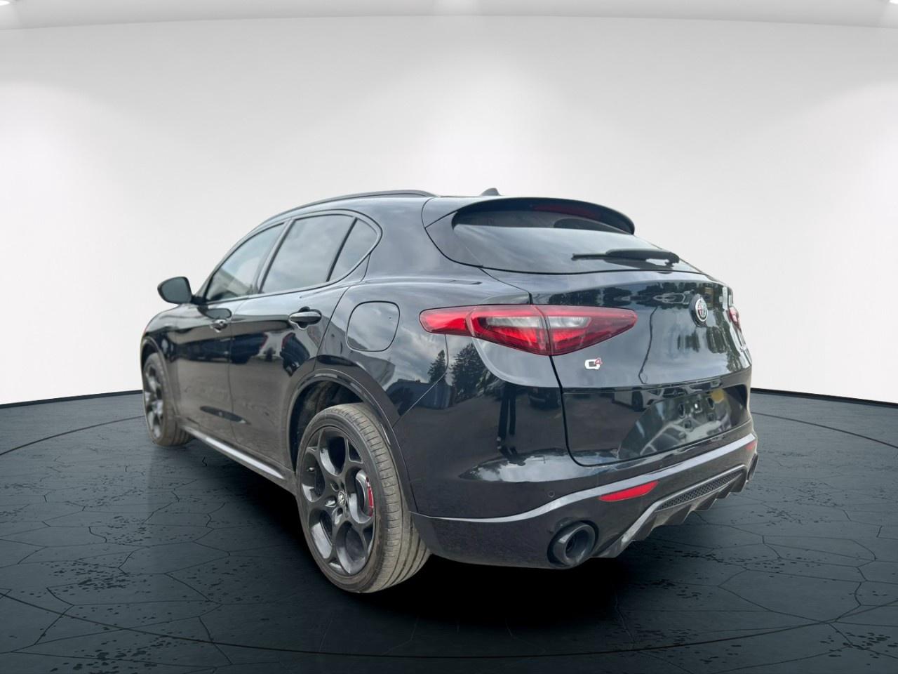 2022 Alfa Romeo Stelvio Veloce Photo