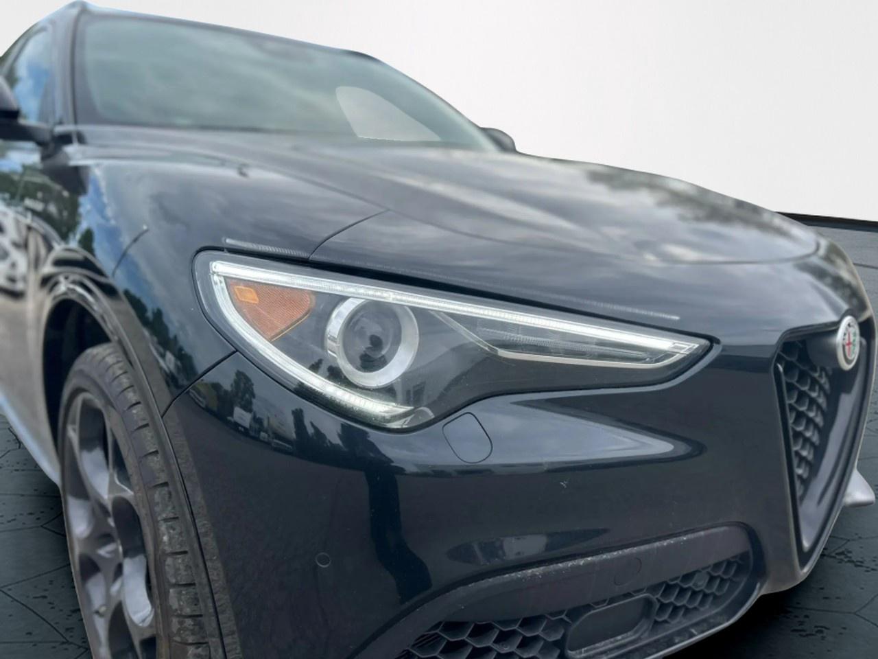 2022 Alfa Romeo Stelvio Veloce Photo