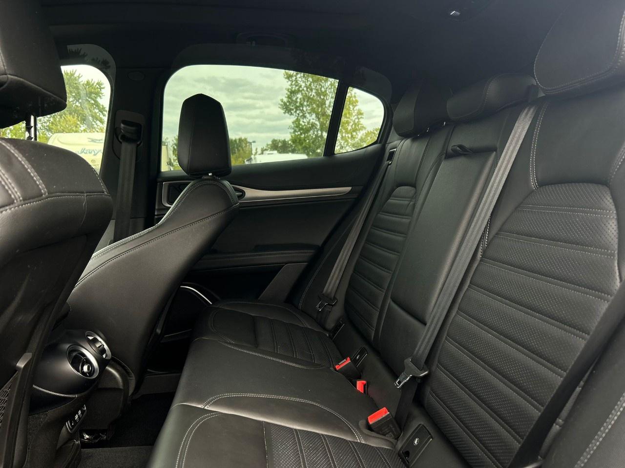 2022 Alfa Romeo Stelvio Veloce Photo