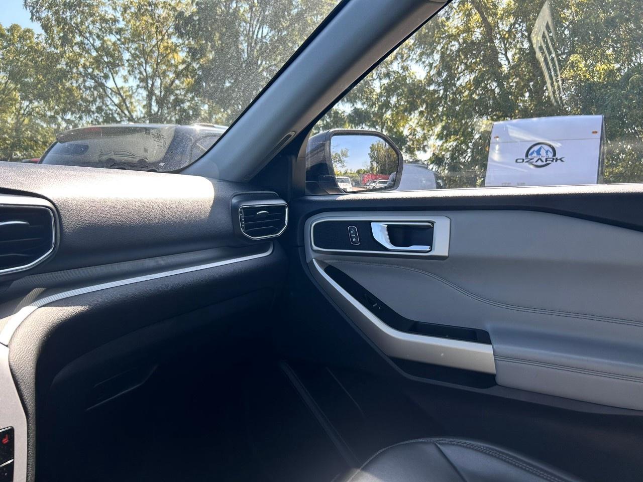 2022 Ford Explorer XLT Photo