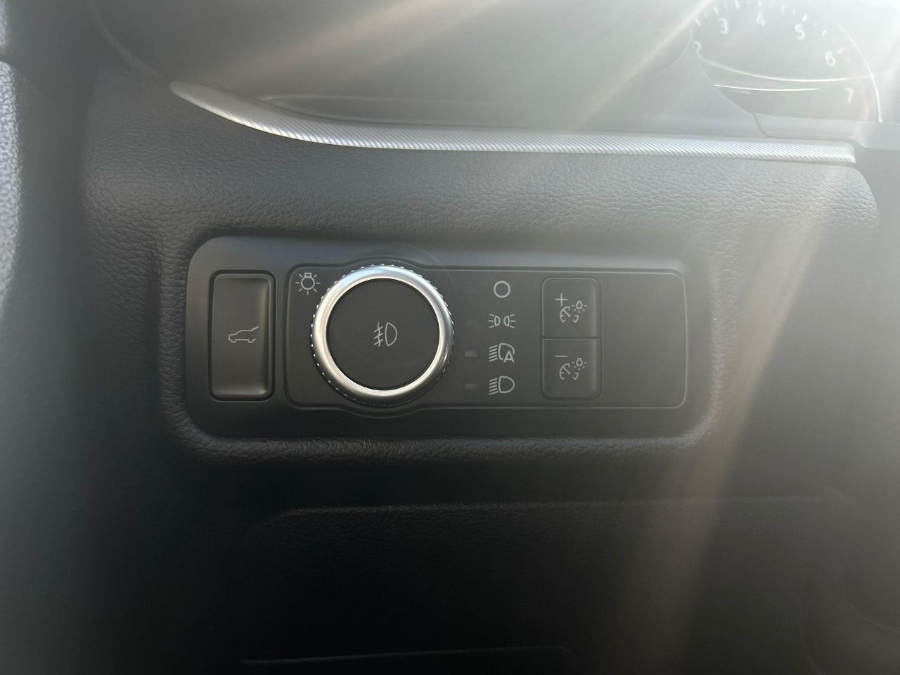 2022 Ford Explorer XLT Photo