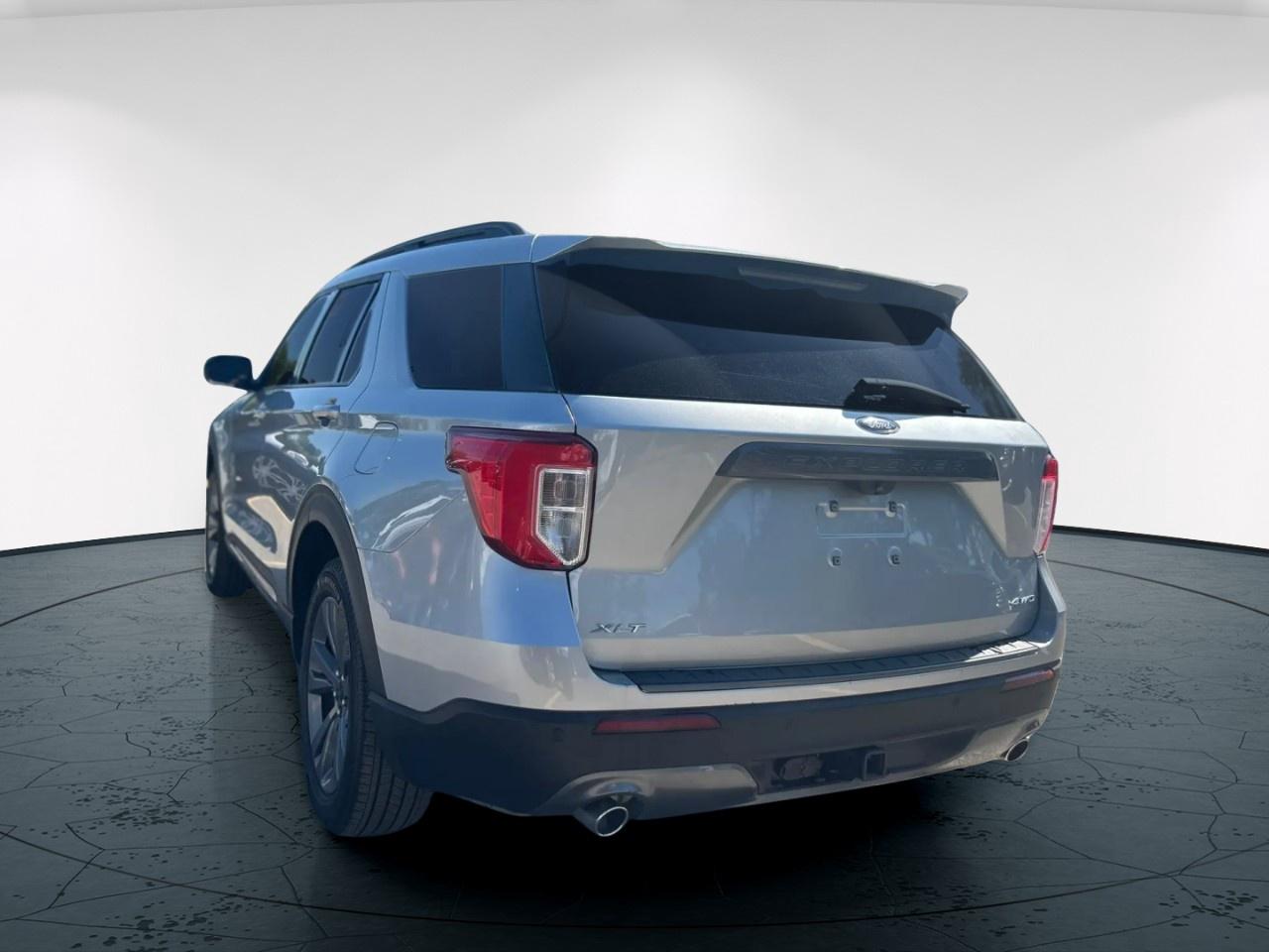 2022 Ford Explorer XLT Photo