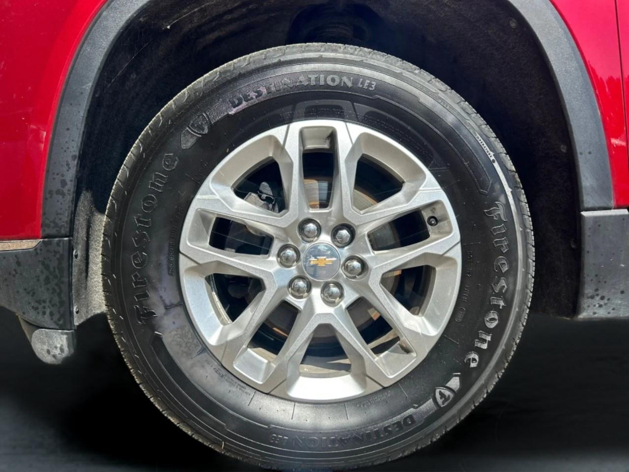 2020 Chevrolet Traverse LT Photo2