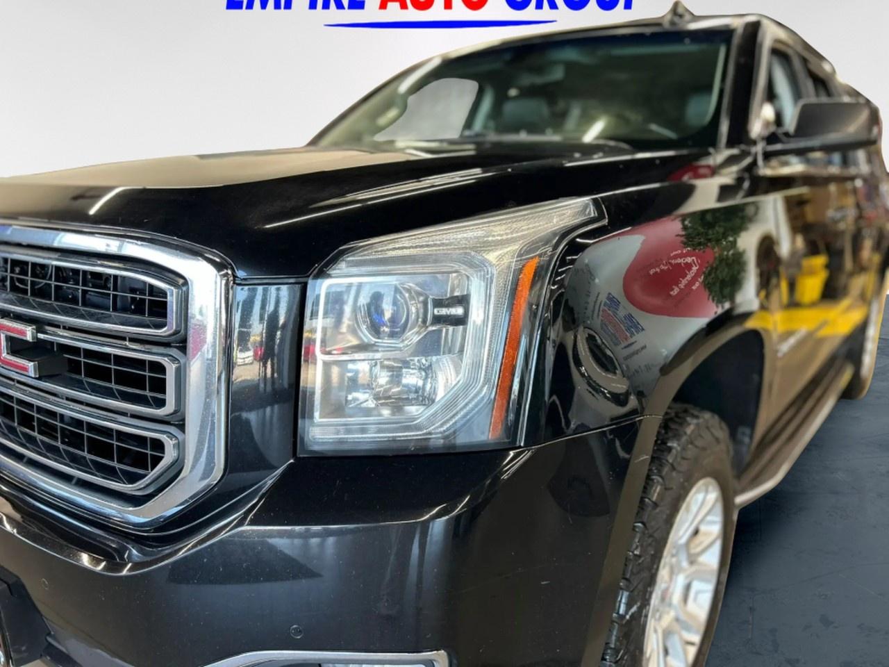 2017 GMC Yukon XL Photo3