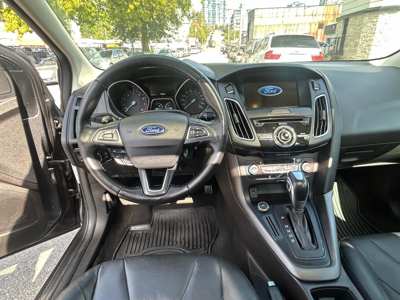 2016 Ford Focus SE - Photo #11
