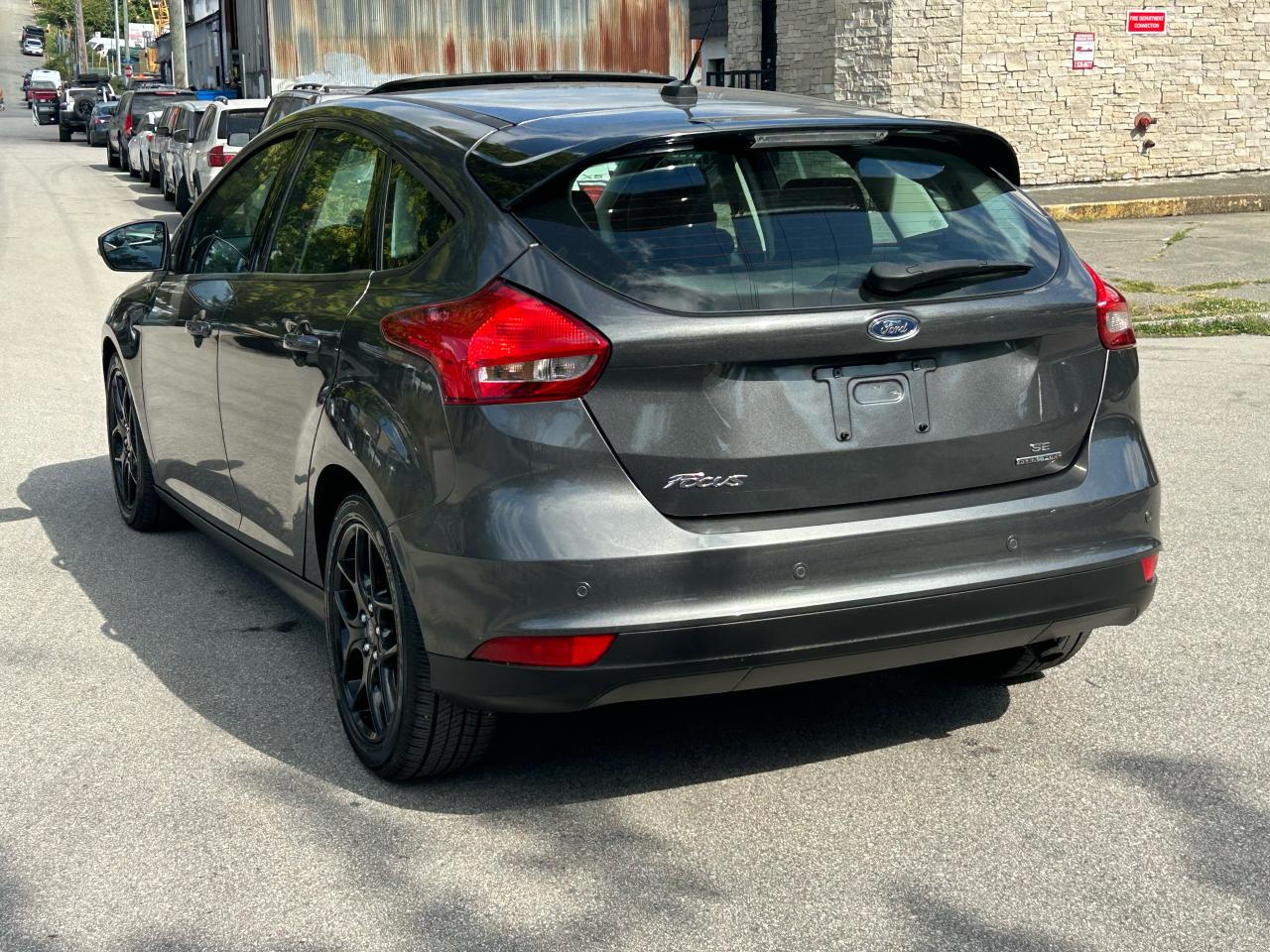 2016 Ford Focus SE - Photo #6