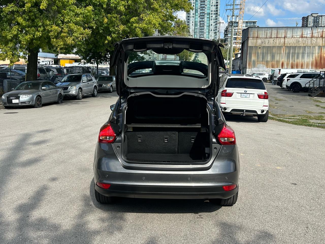 2016 Ford Focus SE - Photo #8
