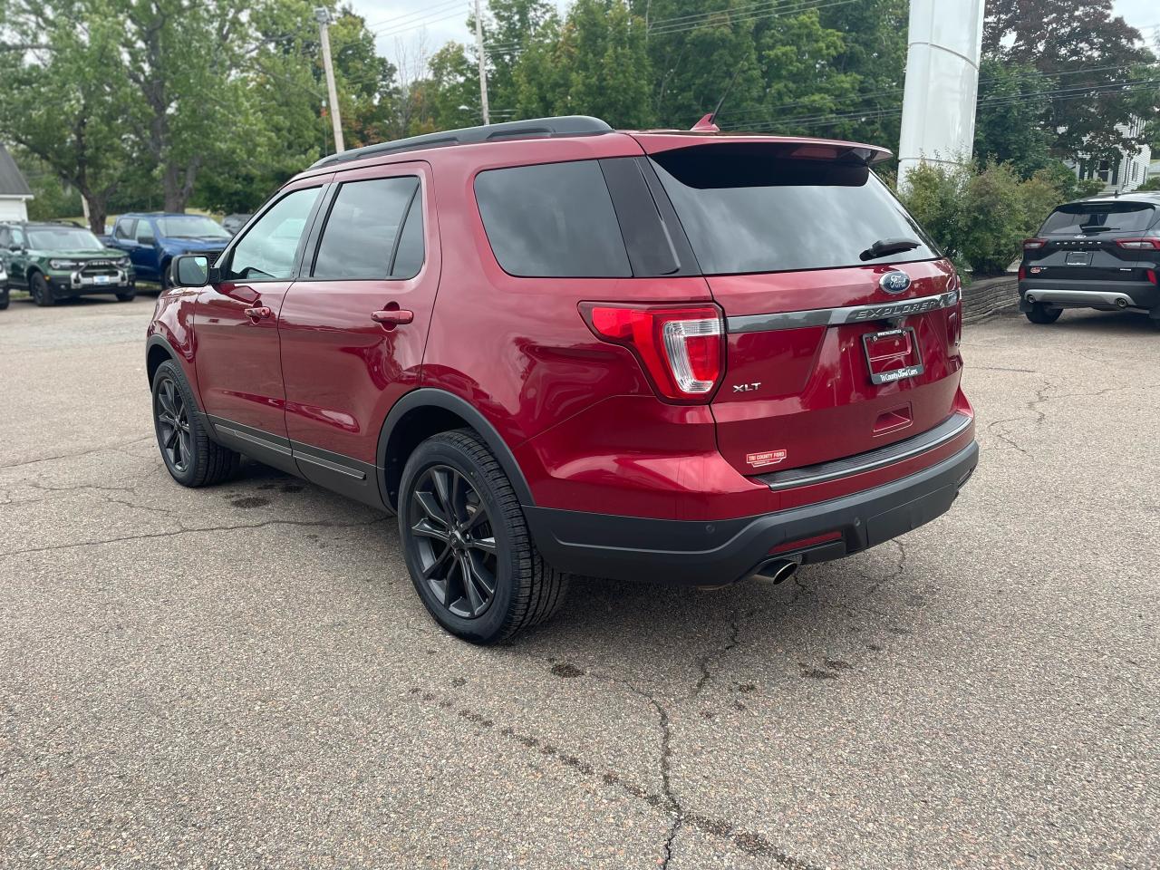 2019 Ford Explorer XLT Photo5
