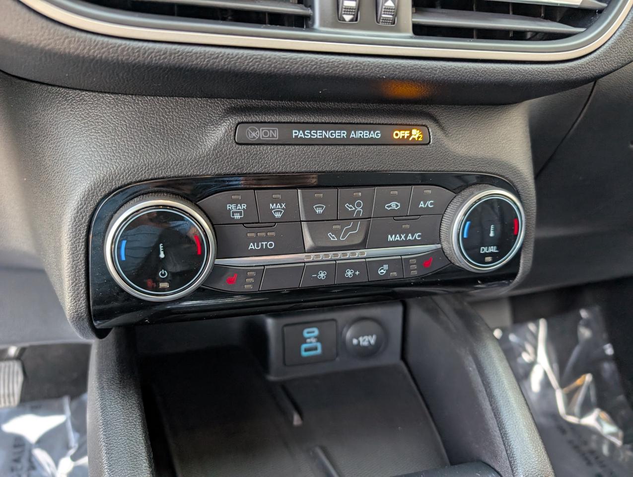 2022 Ford Escape SEL Photo