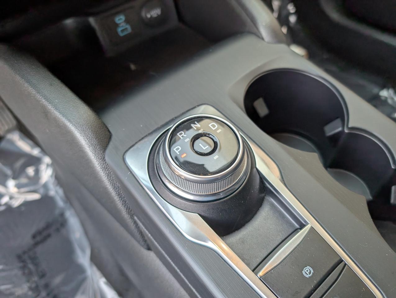 2022 Ford Escape SEL Photo