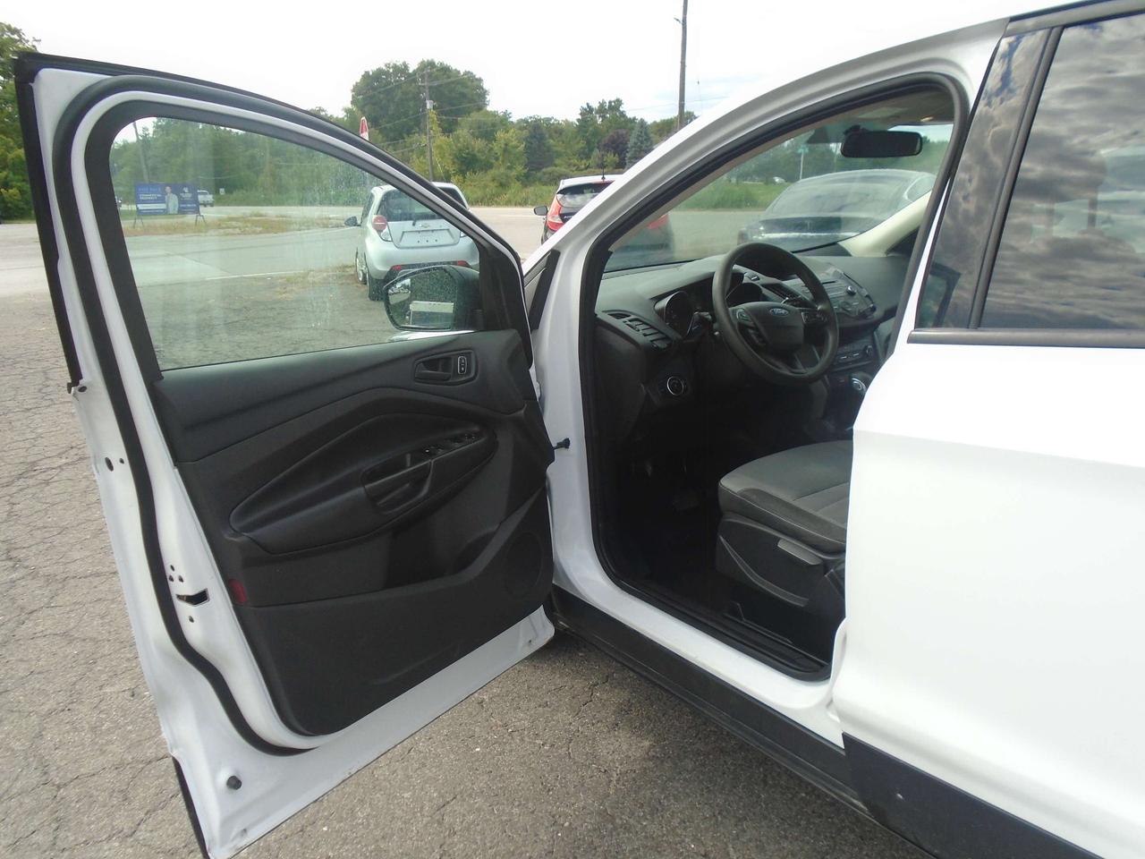 2018 Ford Escape S Photo