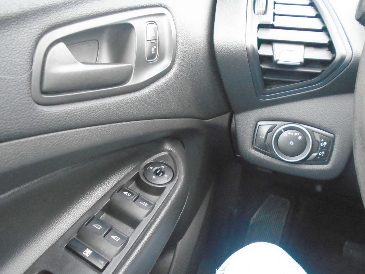 2018 Ford Escape S Photo
