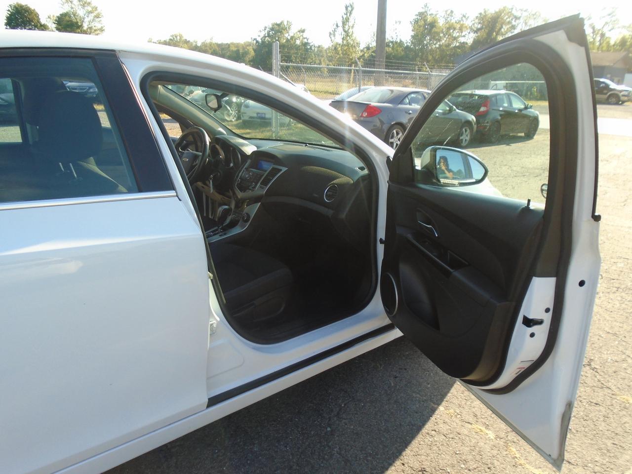 2014 Chevrolet Cruze 4dr Sdn 1LT - Photo #24