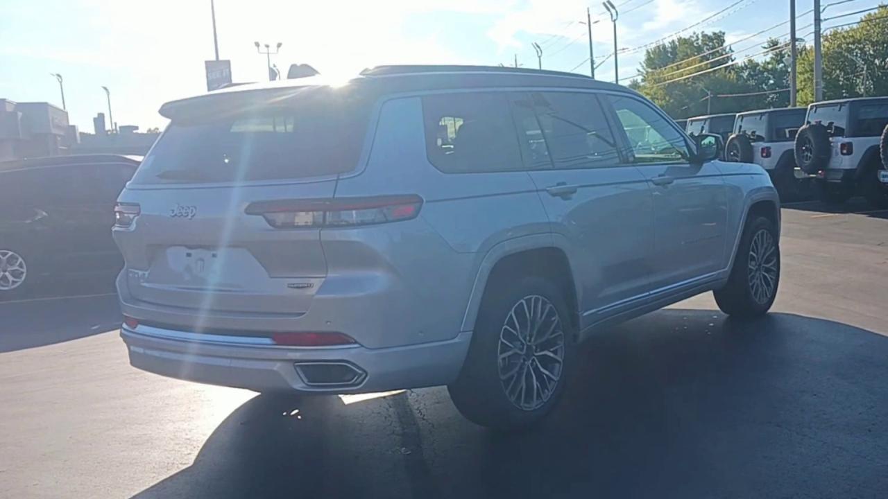 2025 Jeep Grand Cherokee L Summit Reserve 4x4 Photo