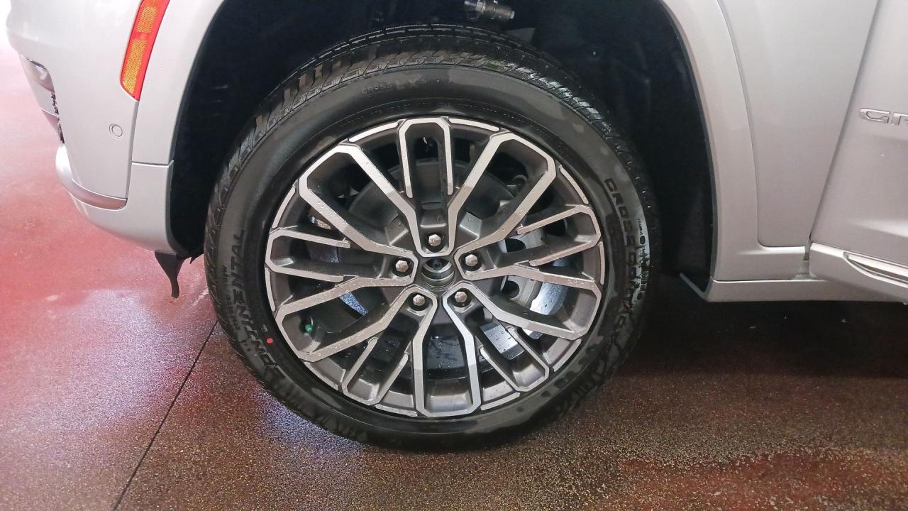 2025 Jeep Grand Cherokee L Summit Reserve 4x4 Photo