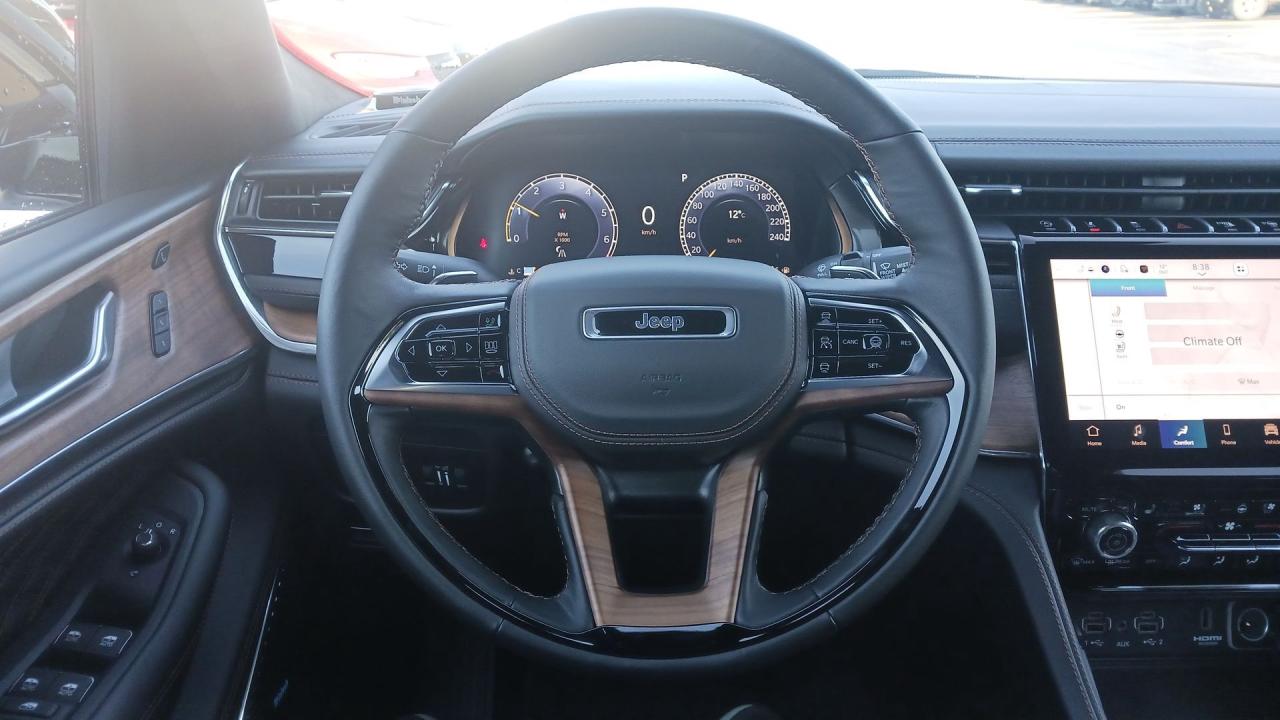 2025 Jeep Grand Cherokee L Summit Reserve 4x4 Photo