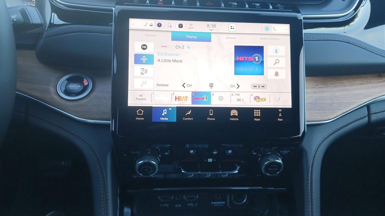 2025 Jeep Grand Cherokee L Summit Reserve 4x4 Photo