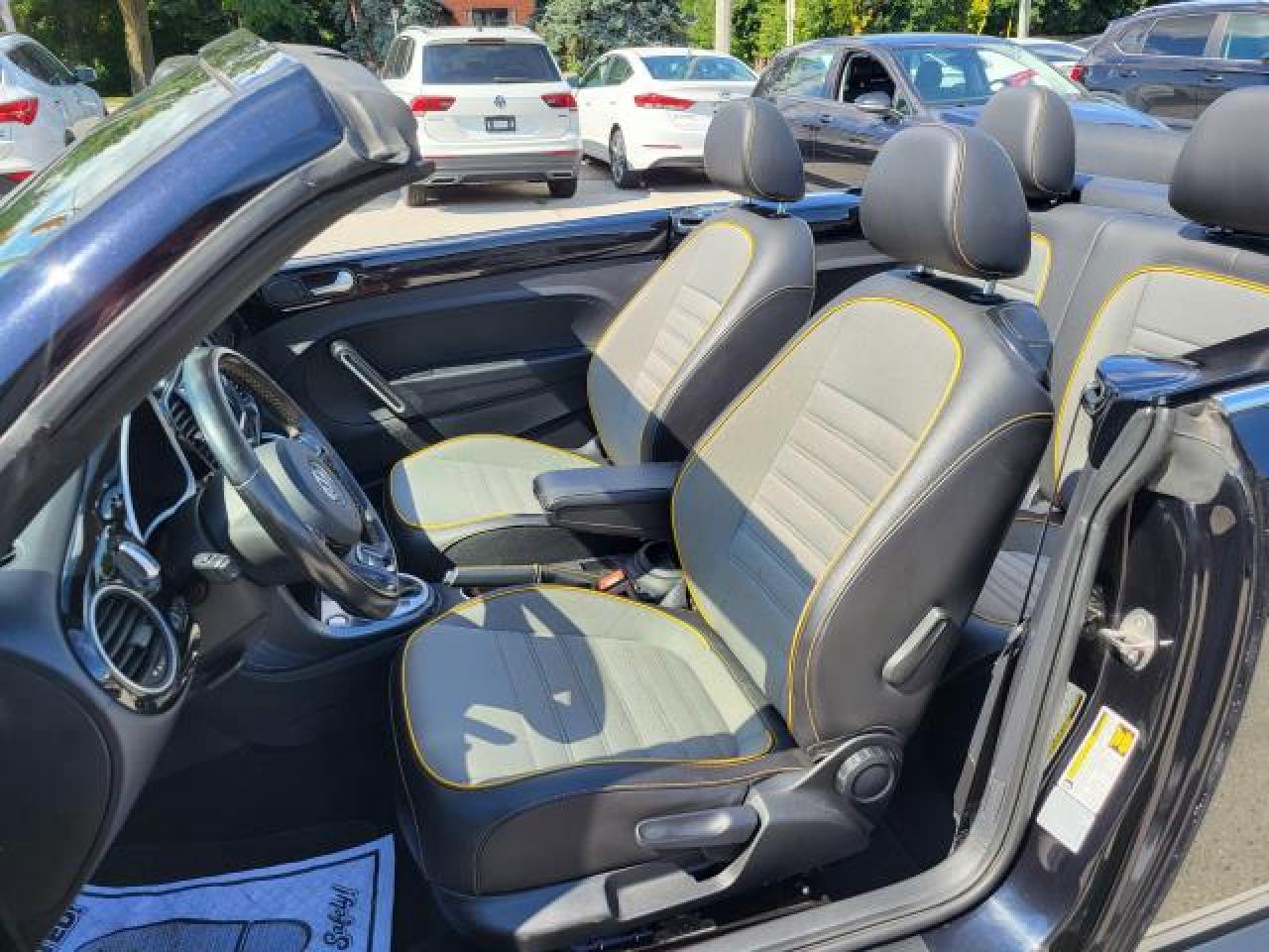 2018 Volkswagen Beetle 2.0T DUNE CONVERTIBL Photo36