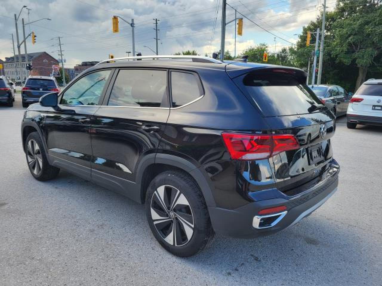 2024 Volkswagen Taos Comfortline Photo25