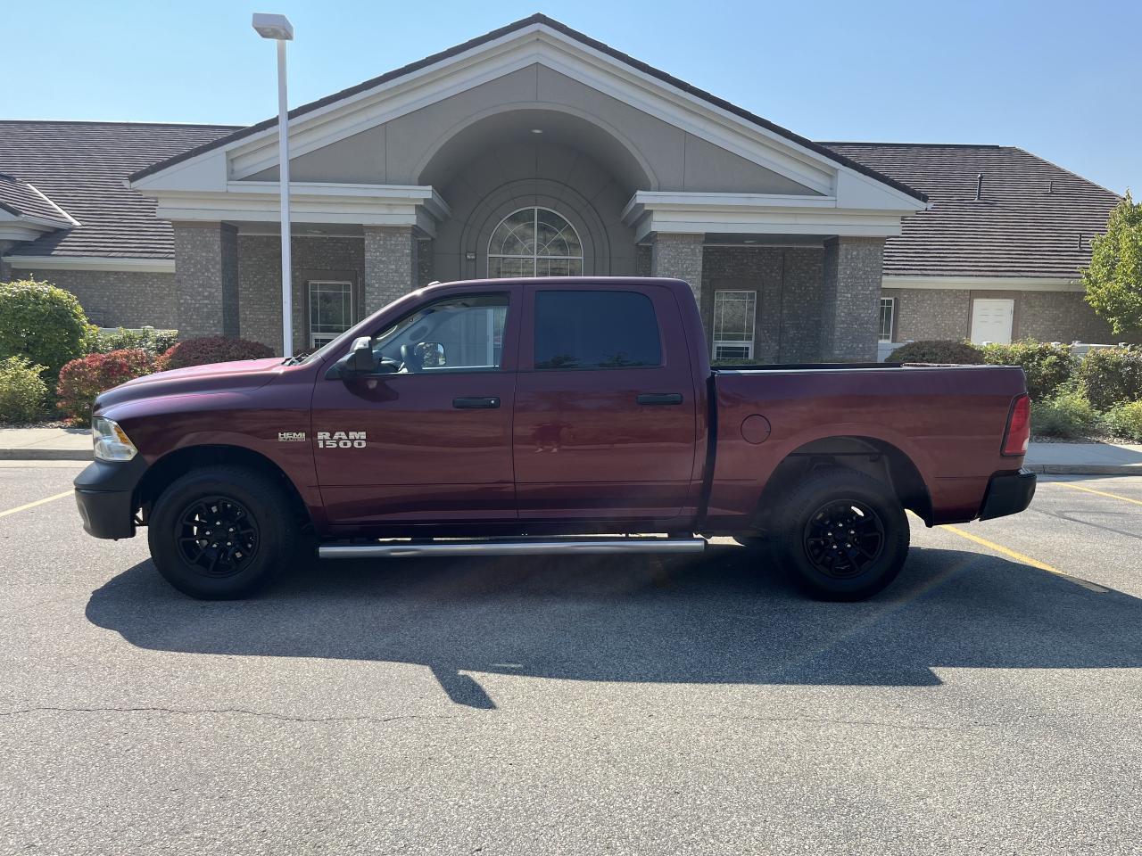 2017 RAM 1500 Tradesman Crew Cab SWB 4WD - Photo #2