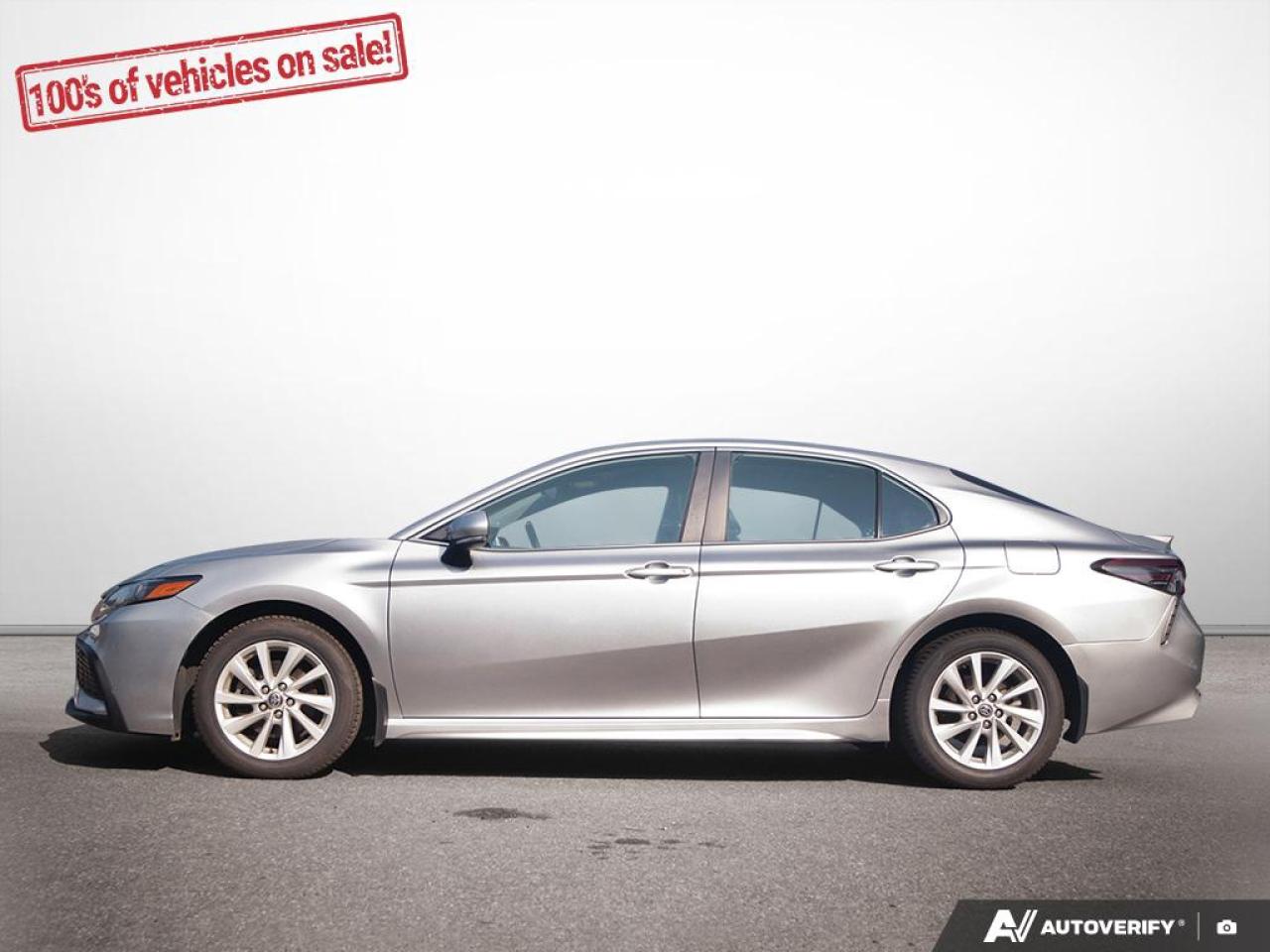 2022 Toyota Camry SE Photo2