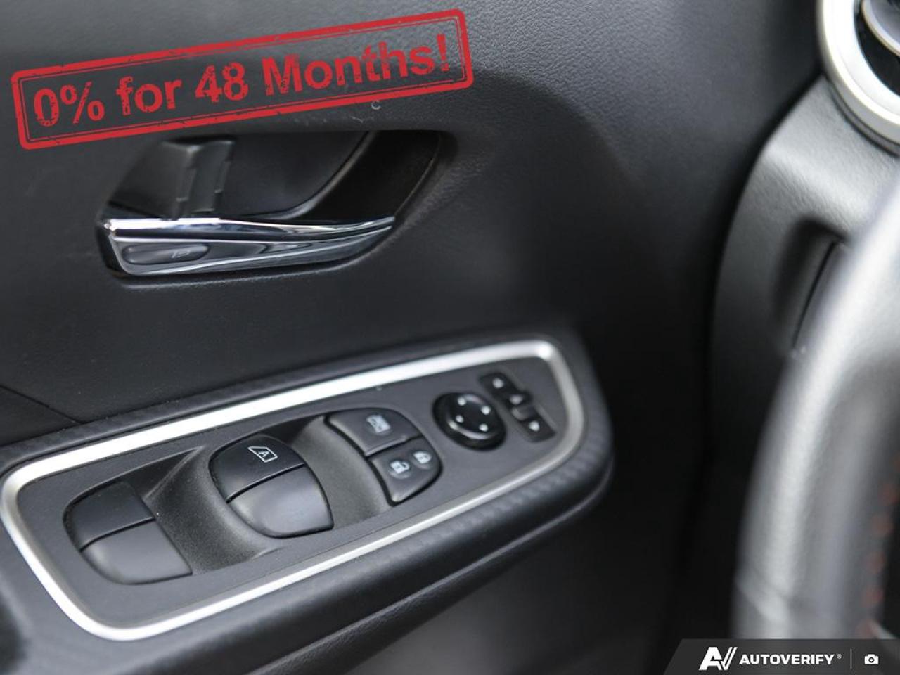 2023 Nissan Versa SR Photo