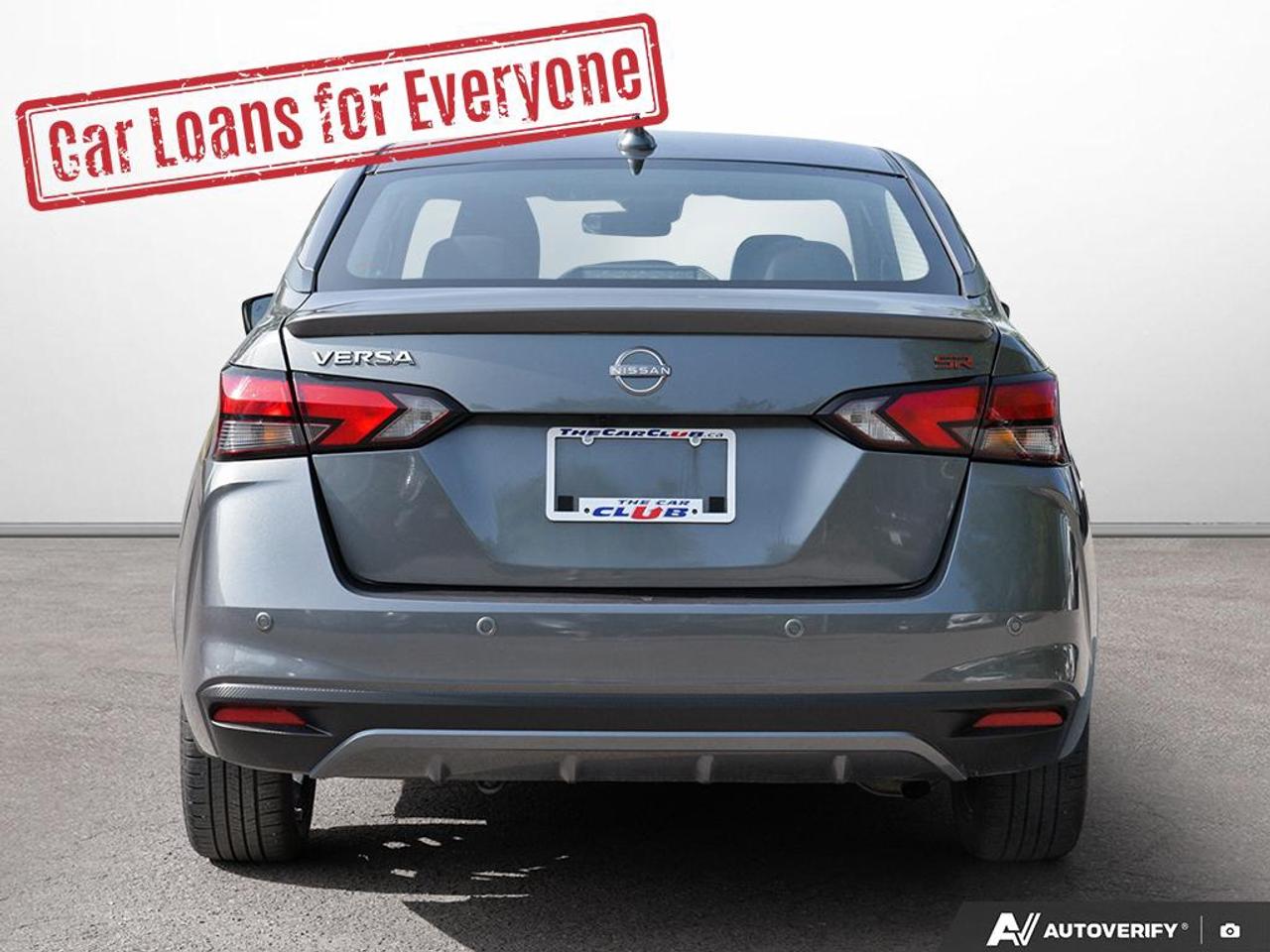 2023 Nissan Versa SR Photo4