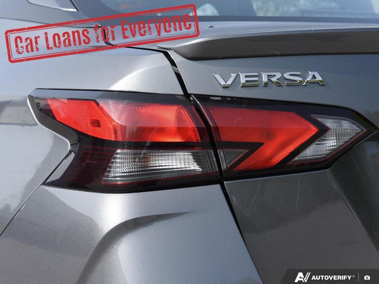 2023 Nissan Versa SR Photo