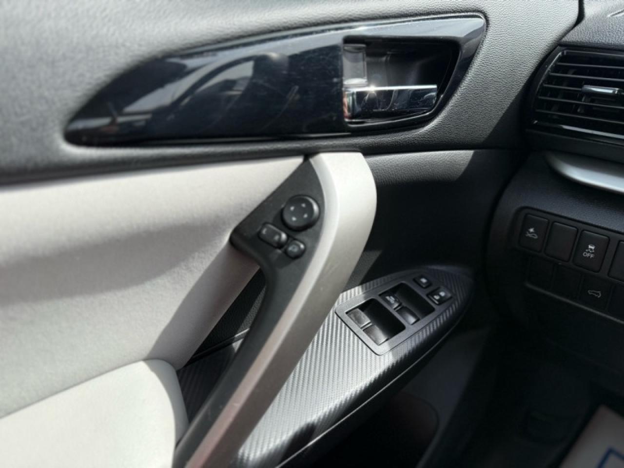 2024 Mitsubishi Eclipse Cross SE S-AWC  -  Heated Seats Photo