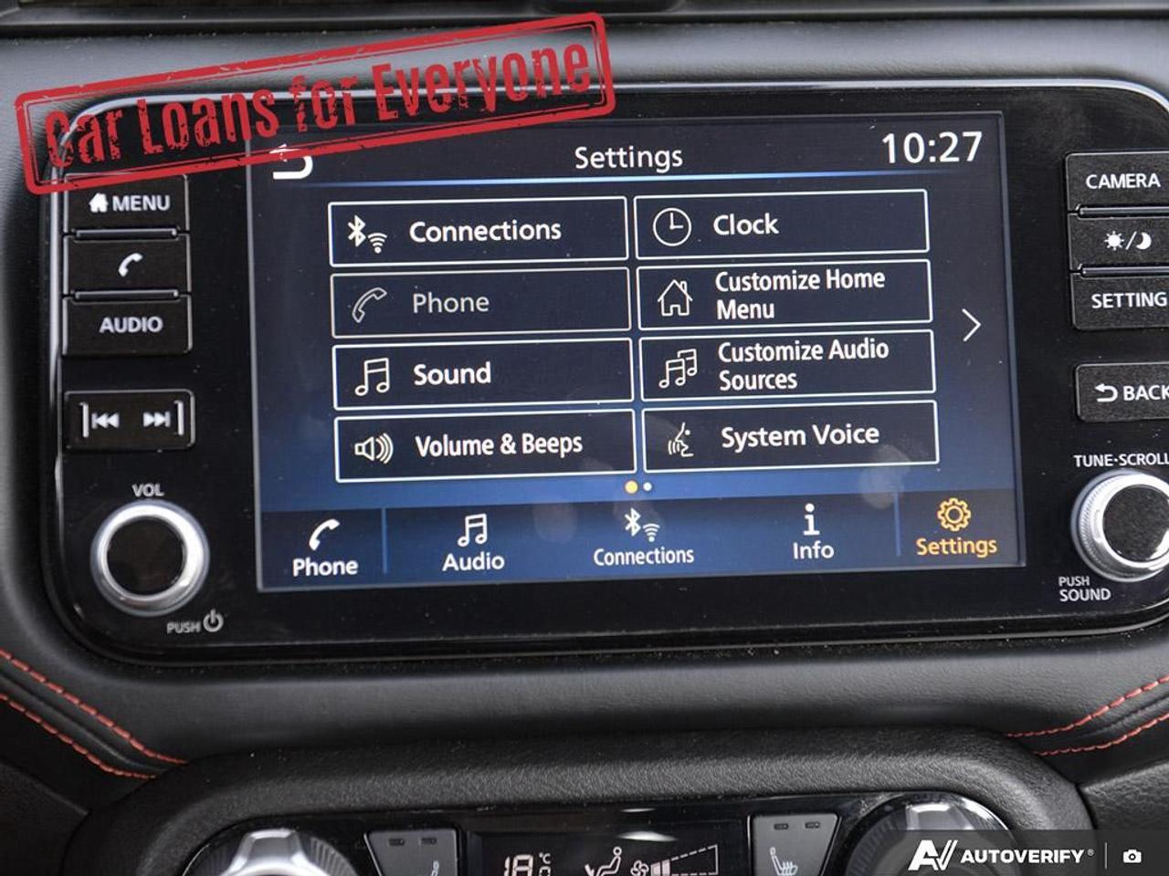 2023 Nissan Versa SR Photo