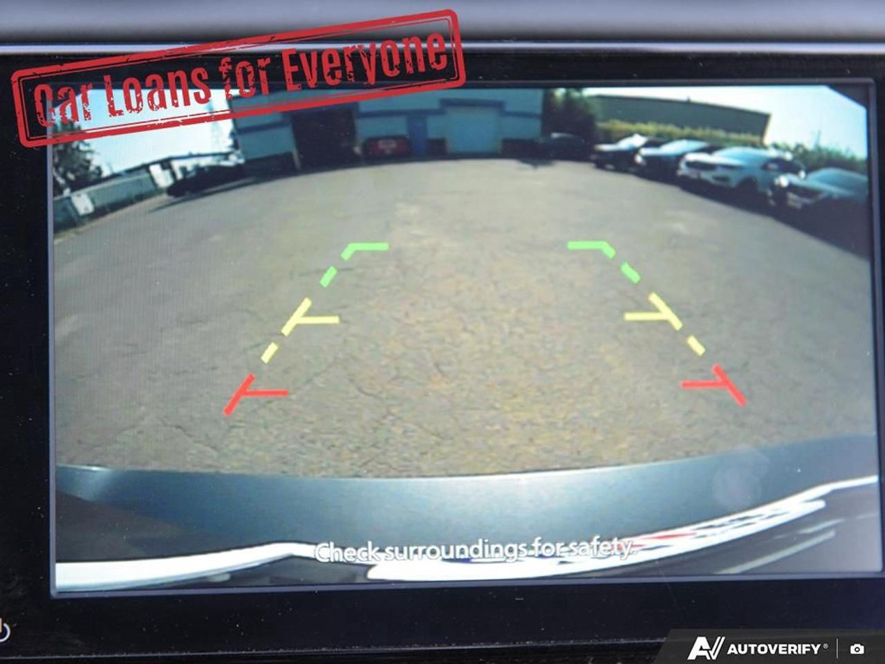 2023 Nissan Versa SR Photo