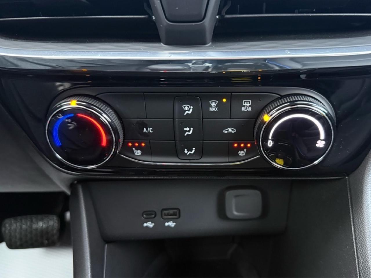 2025 Buick Encore GX Sport Touring  - Power Liftgate Photo