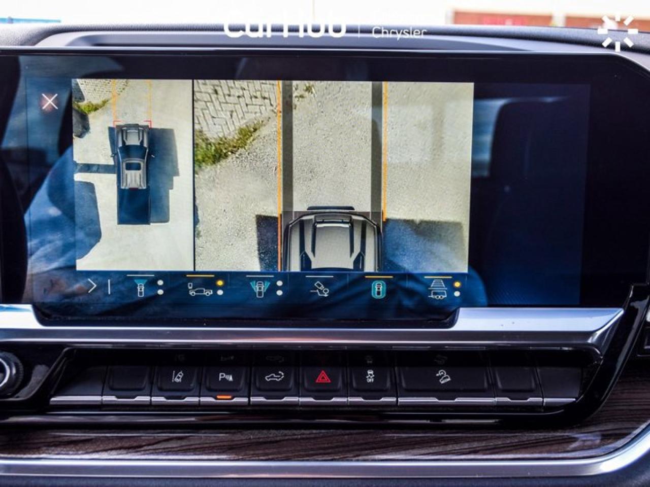 2024 Chevrolet Silverado 2500 HD LT 4WD Crew Cab 159" 6.6L Leather Seats 13.4"Display Trailer tow Brake Remote Start Photo2