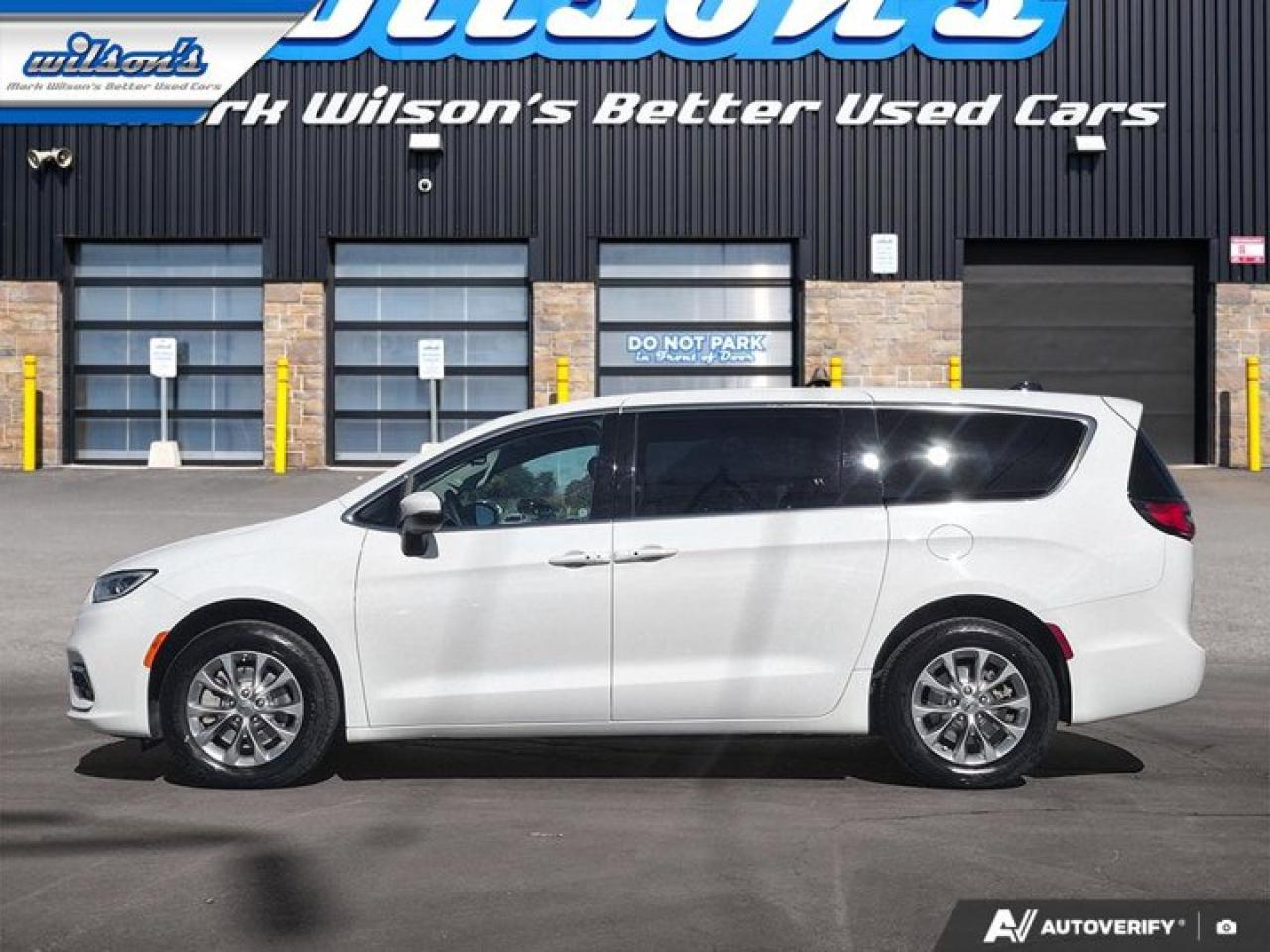 2023 Chrysler Pacifica Touring L AWD | Leather | Heated Wheel + Seats | Power Sliders + Hatch | CarPlay + Android and More! Photo