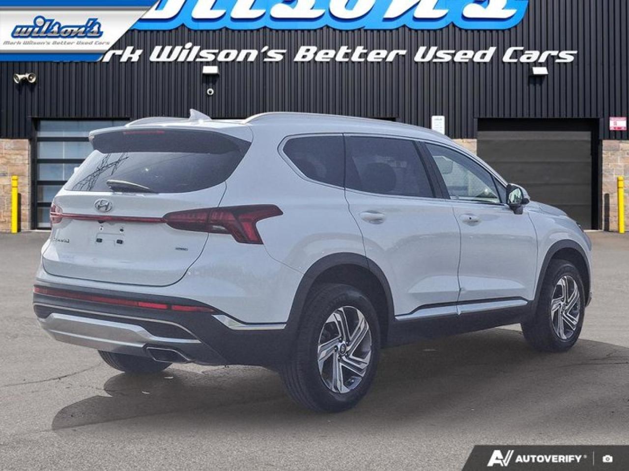 2022 Hyundai Santa Fe Preferred AWD | Heated Seats + Steering | Remote Start | Adaptive Cruise | Carplay | and More ! Photo4